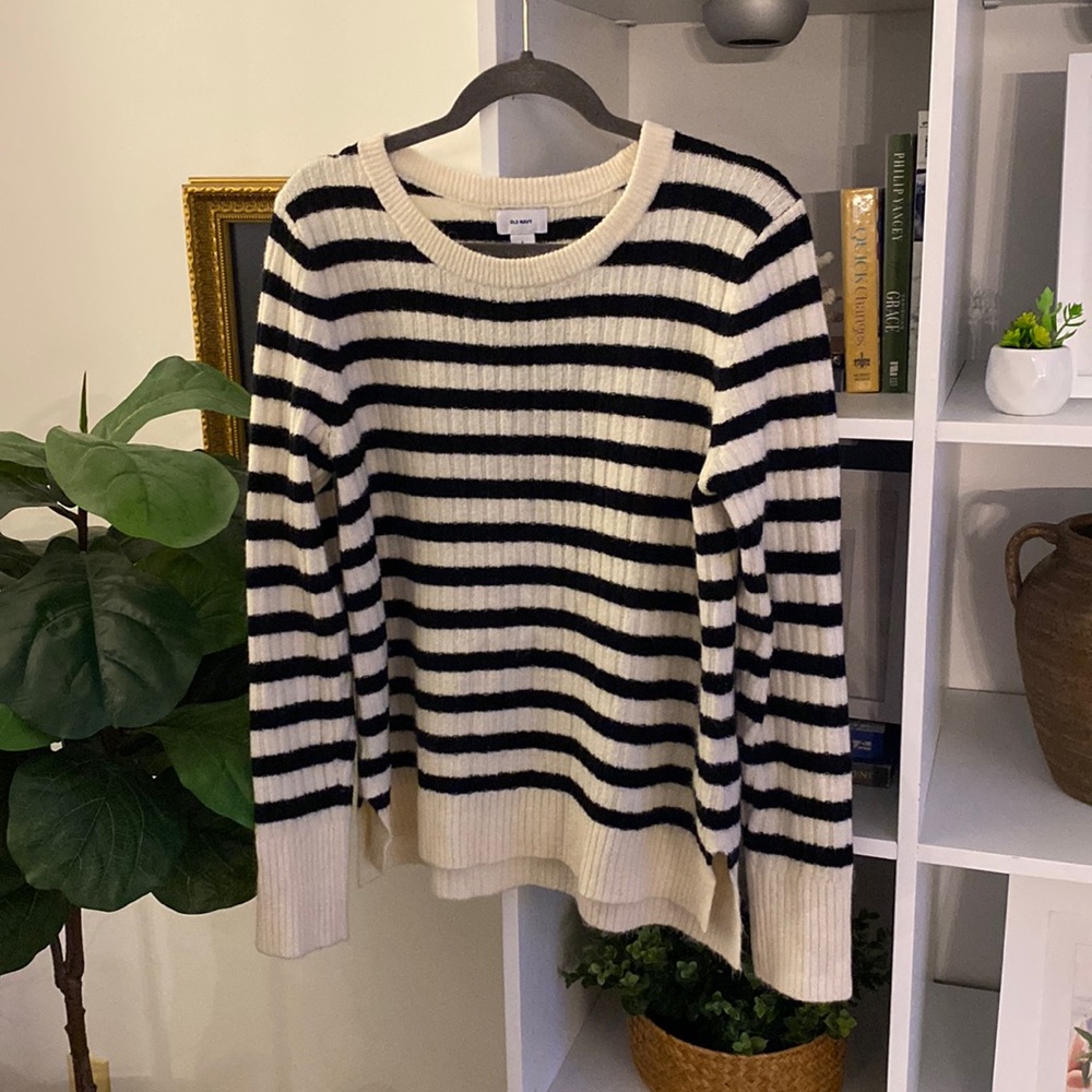 Old Navy Women’s Hi-Low Sweater